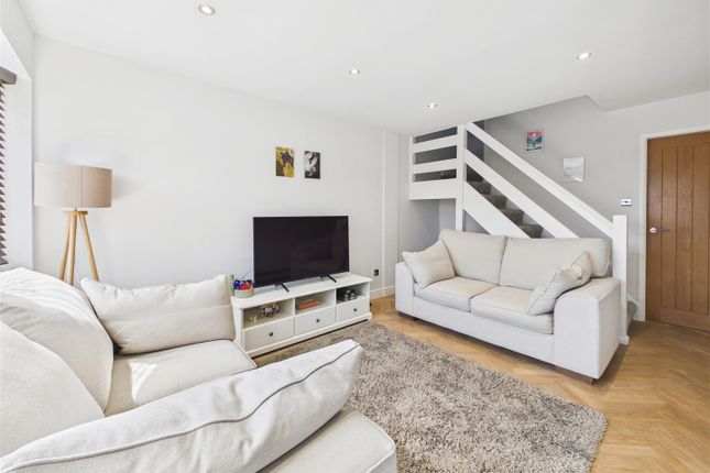 17, Ennerdale Close, Dronfield photo 3