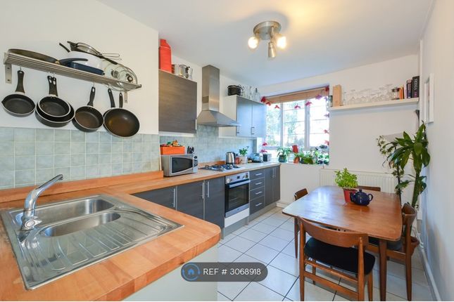 Bradstock House, Harrowgate Road, London photo 3