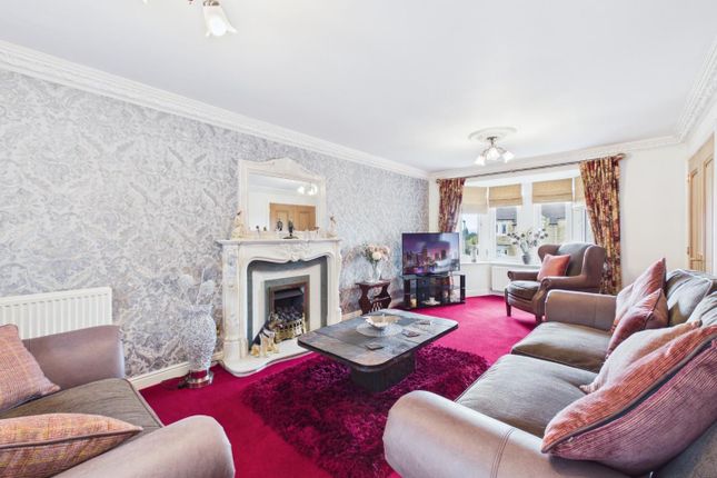 8, Buckstone Garth, Keighley photo 3