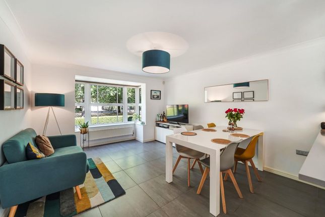 1 Jenner Way, Epsom photo 2