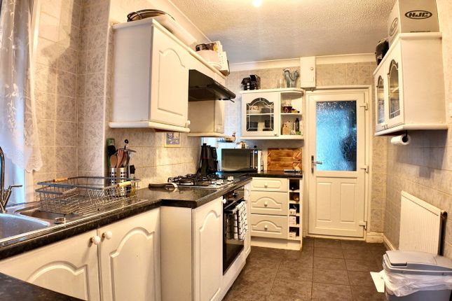 2, The Avenue, Blackwood photo 4