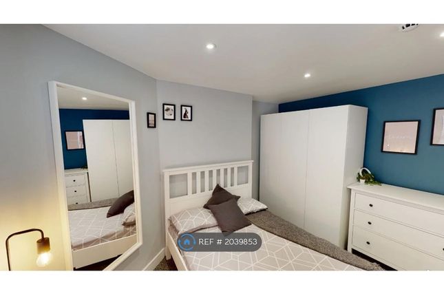 Thumbnail Room to rent in Oak Road, Salford