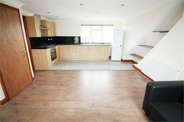 Side Annex - 43, Crundale Avenue, London photo 3