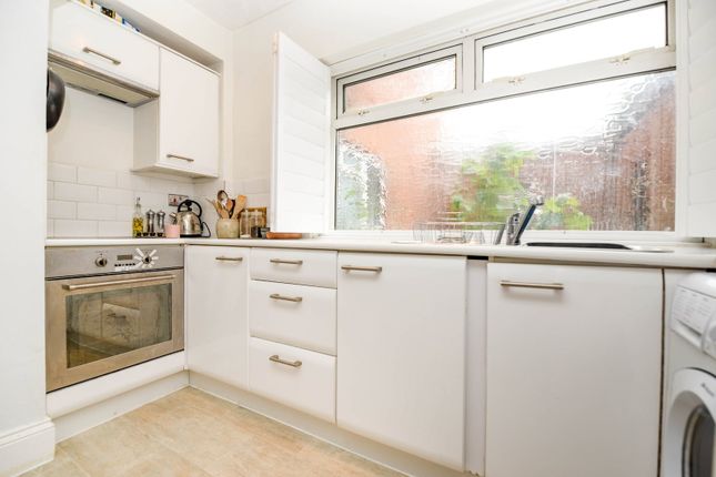 Flat 1, 70 - 72, Portsmouth Road, Southampton photo 4