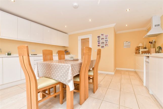 Seamark Road Brooksend, Birchington photo 4