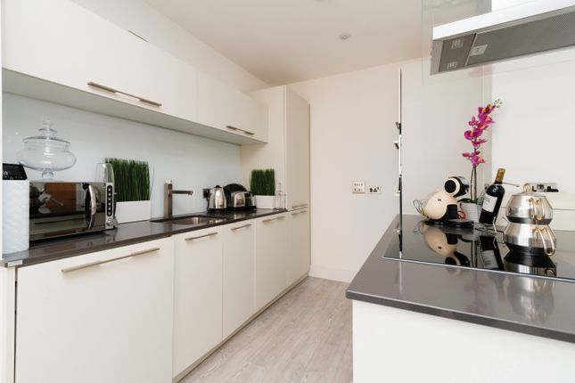136, Empire Way, Empire Way photo 3