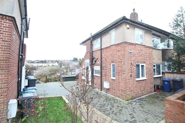 Thumbnail Maisonette for sale in Grange Avenue, East Barnet