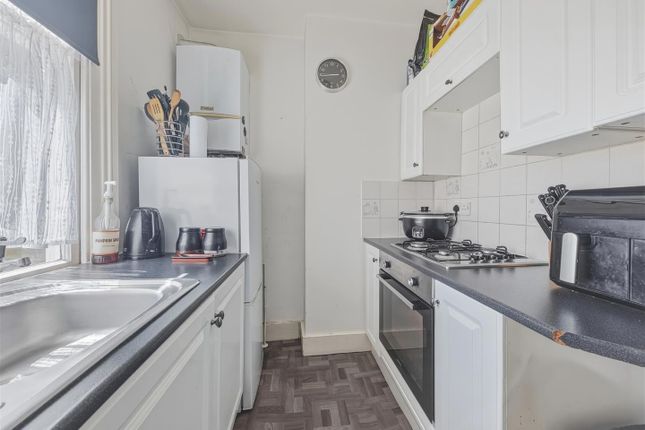 Flat 3, 83, Central Parade, Herne Bay photo 2