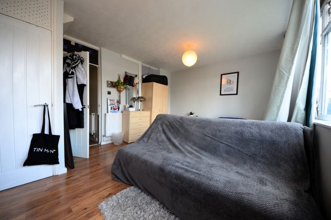 Thumbnail Flat to rent in Anthony Cope Court, Chart Street, London
