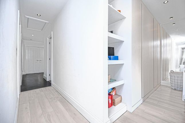 1 Woodstock Drive Landing (3).Jpg