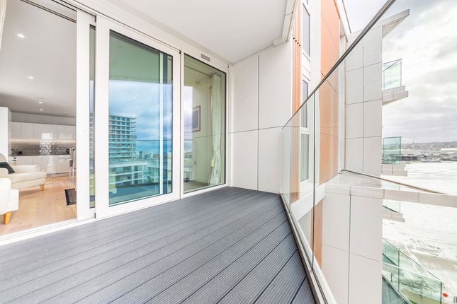 Flat 108, Carrick House, Royal Wharf photo 4