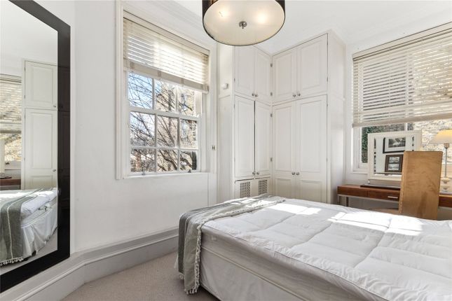 Flat for sale in Sumner Place, London