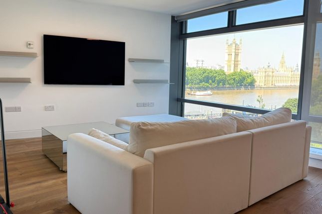 Flat C119, Parliament View Apartments, London photo 5