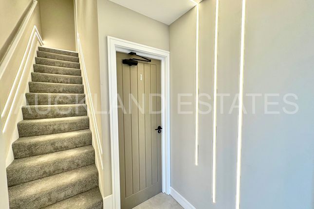 Torrington Drive, Potters Bar photo 2