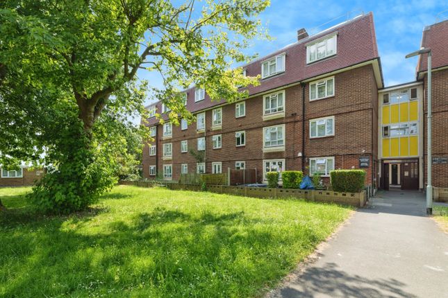 Flat for sale in Bastable Avenue, Barking