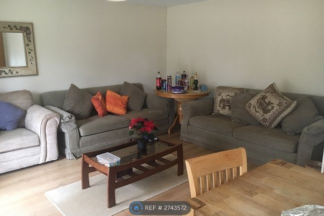 Ashwood Avenue, Uxbridge photo 4