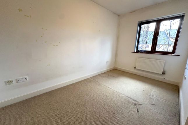 Terraced house for sale in Near Side, Northampton