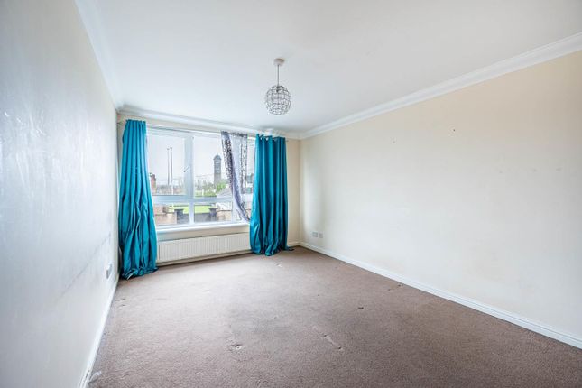 Flat for sale in Henderson Court, Motherwell