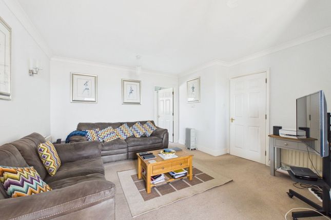 27 Capelia House, West Parade, Worthing photo 4