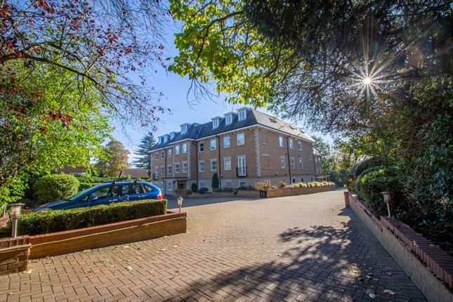 Thumbnail Flat for sale in Jubilee Mansions, Thorpe Road, Peterborough