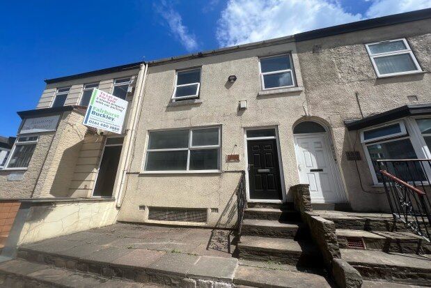 Thumbnail Flat to rent in Wellington Road South, Stockport