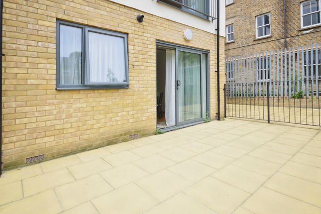 10b, Lennard Road, London photo 2