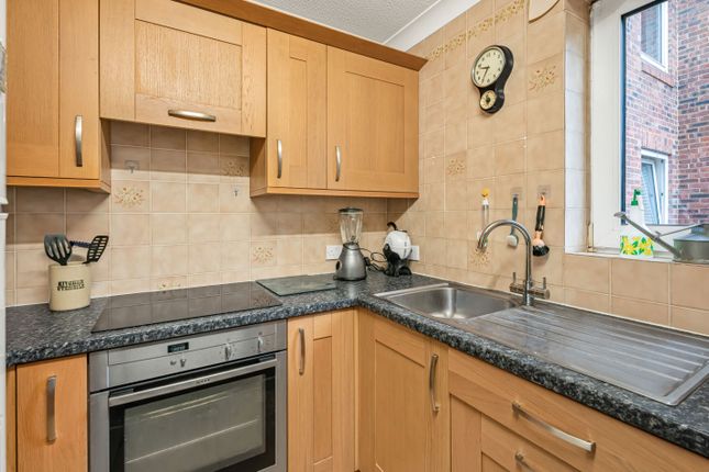 13, Homedell House, Harpenden photo 3