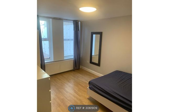 A Vicarage Road Basement Floor Flat, London photo 3