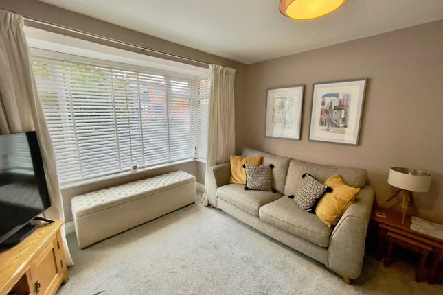 43, Water Lane, West Yorkshire photo 4