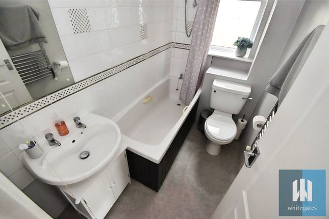 3, Portland Close, Huddersfield photo 5