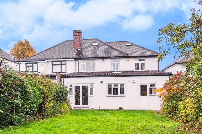 5 Central Avenue, Pinner, Greater London photo 2