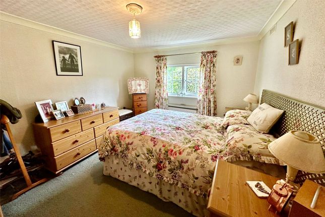 19, The Elms, Bracknell photo 3