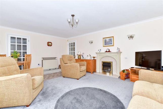 Thumbnail Flat for sale in Atwater Court, Lenham, Maidstone, Kent