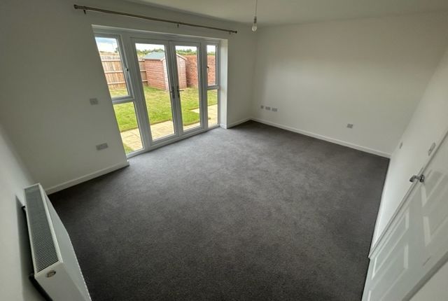Property to rent in Sparrowhawk Crescent, Wootton, Northampton