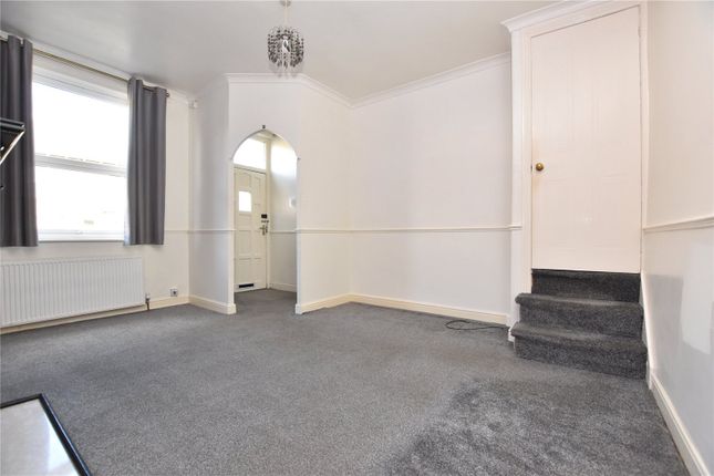 82, Springfield Road, Leeds photo 4