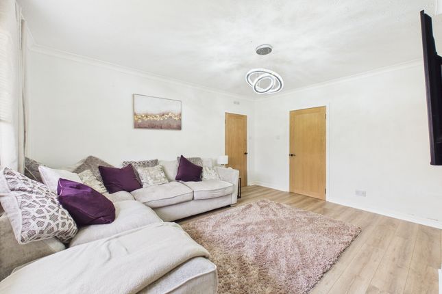 48 Newton Avenue, Glasgow photo 3