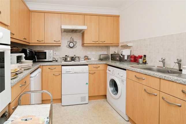 33, Roby Court, Liverpool photo 4