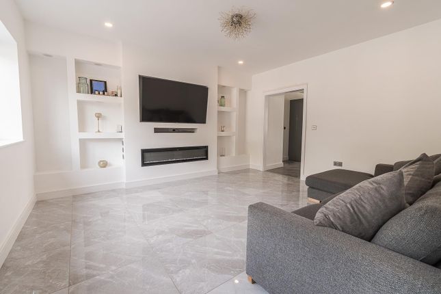22, Porthkerry Road, Barry photo 3