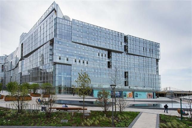 Studio to rent in Battersea Power Station, London
