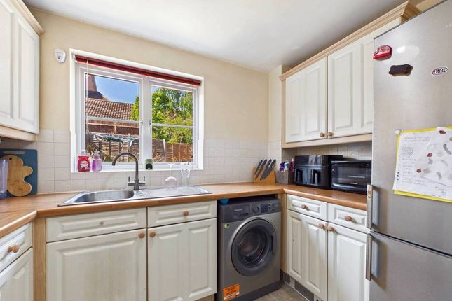 7, Knevett Close, Colchester photo 3