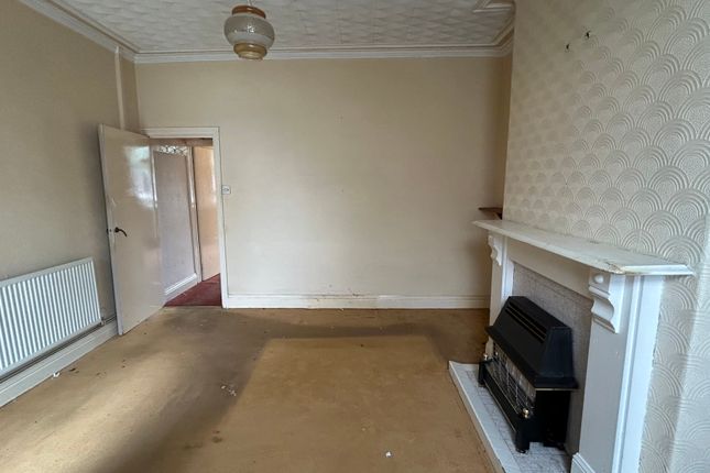 13, Lister Avenue, Bradford photo 5