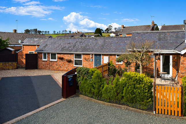 2-bed house on The Cottage,2, High Fawr Avenue, Oswestry, £270,000