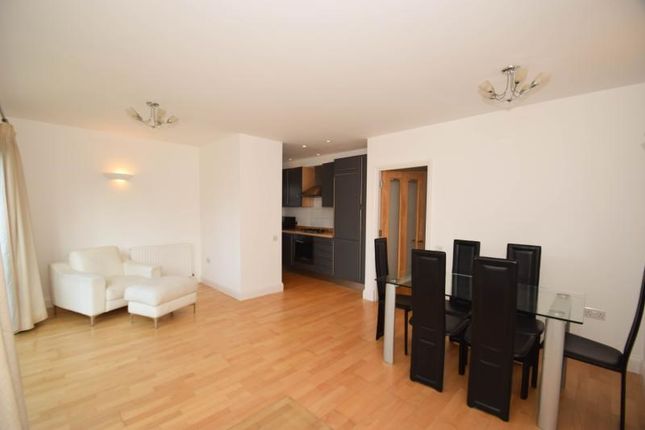Thumbnail Flat to rent in Brangwyn Crescent, Colliers Wood, London