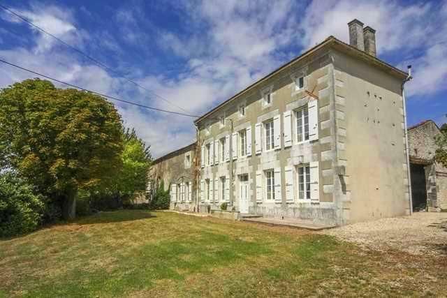 Thumbnail Property for sale in Sonneville, Charente, 16170, France