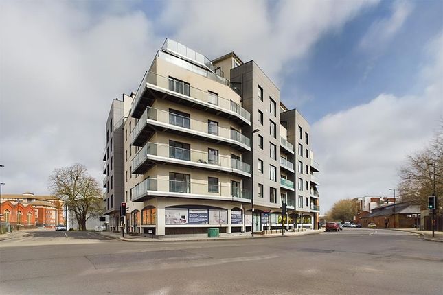 Thumbnail Property to rent in Royal Crescent Road, Ocean Village, Southampton