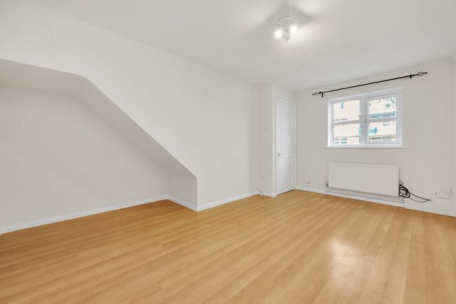 82, Bishops Way, London photo 3