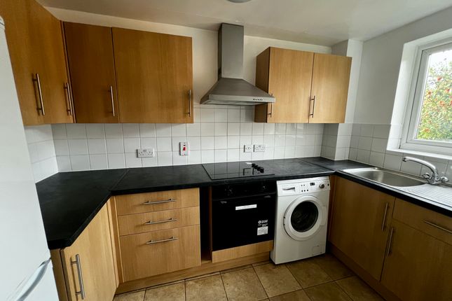 Flat 13, Parkside Court, 23 Alexandra Road, Epsom photo 4