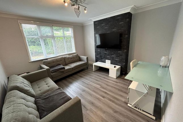 Buckingham Drive, Leeds photo 2