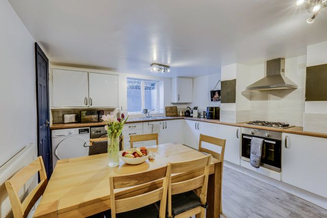 9, Low Bank Street, Pudsey photo 4