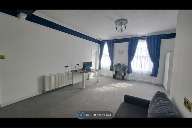 Clare Road, Flat, Halifax photo 3